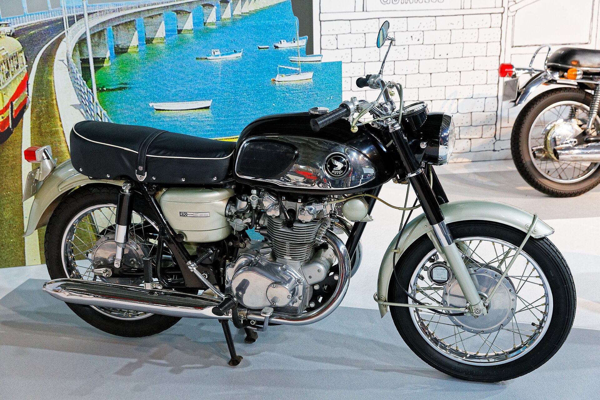Honda CB450 Black Bomber