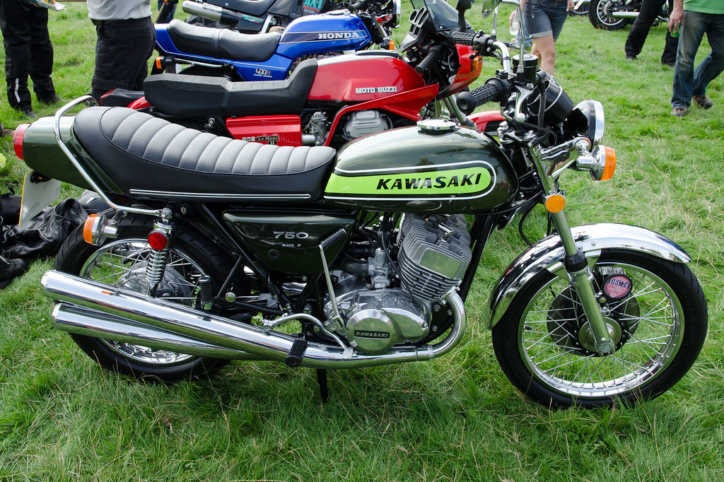 Kawasaki H2 750 Mach IV