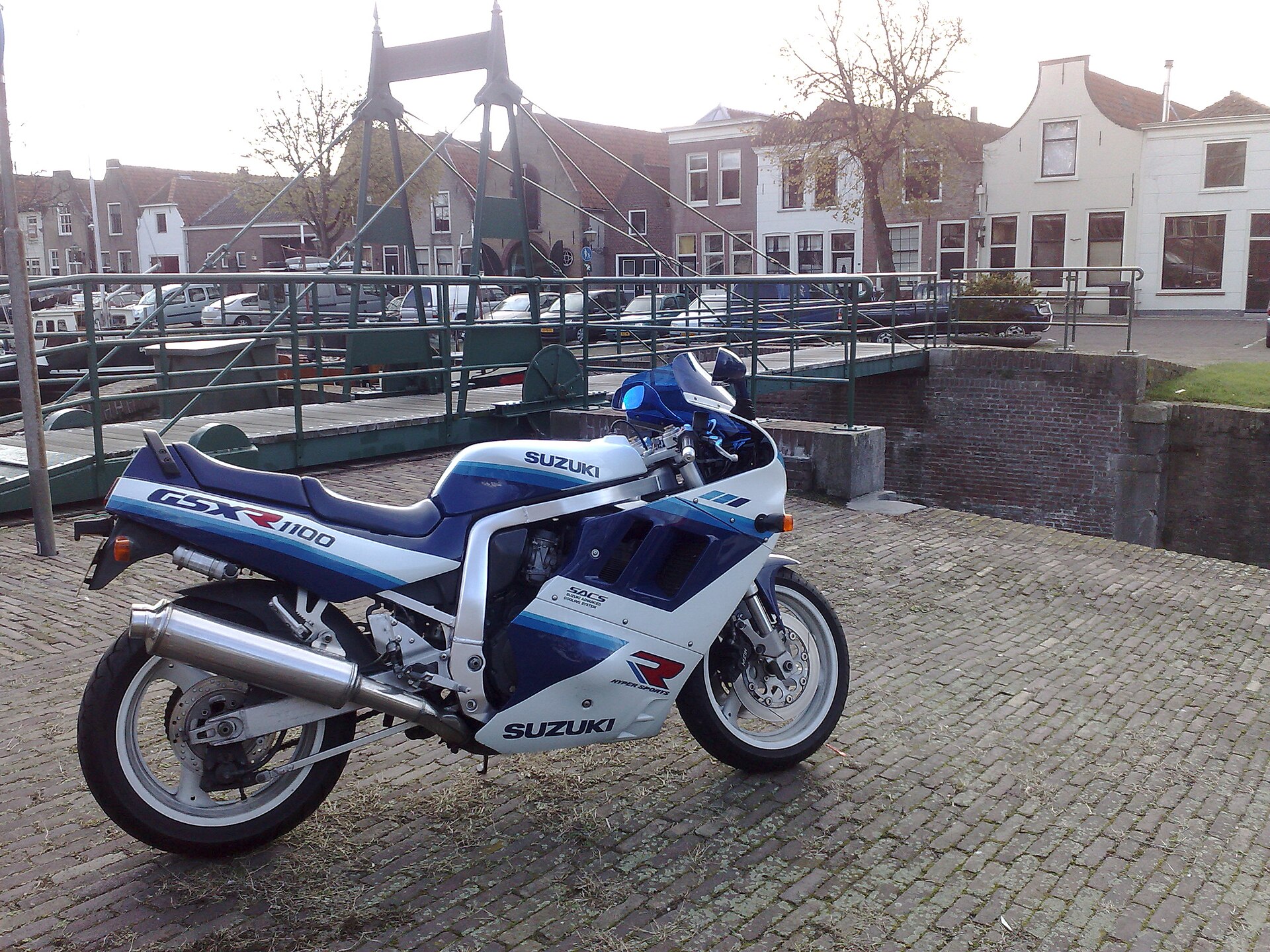 Suzuki GSX-R1100